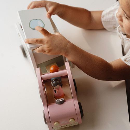 Toy car with caravan - Multicolored - Essentials 