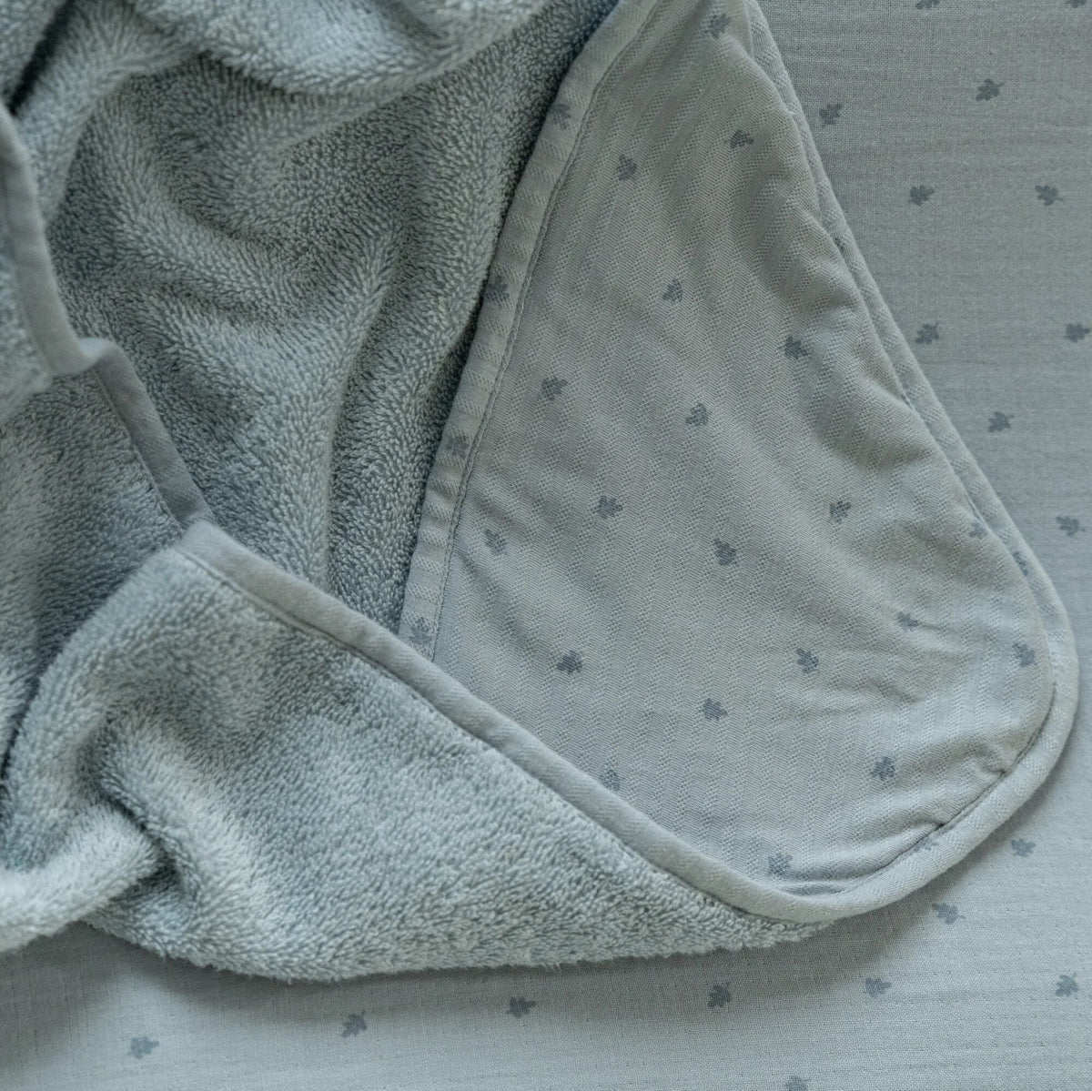 badcape-blauw-75-x-75-essentials