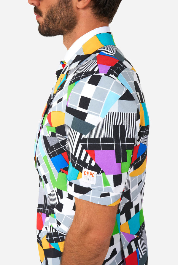 Man wearing summer suit with test screen print, view from the side